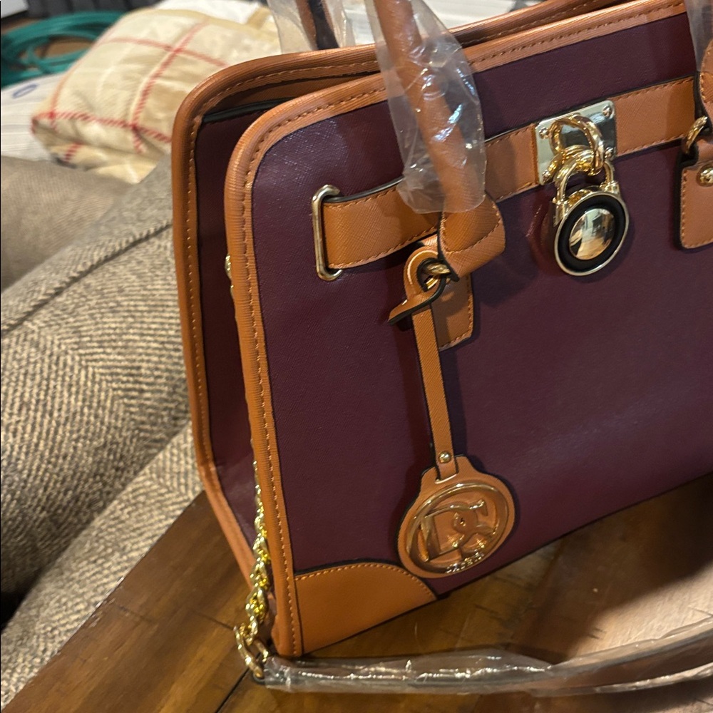 DASEIN NWT Dark Maroon and Brown Shoulder Purse/ Handbag. - Picture 4 of 11